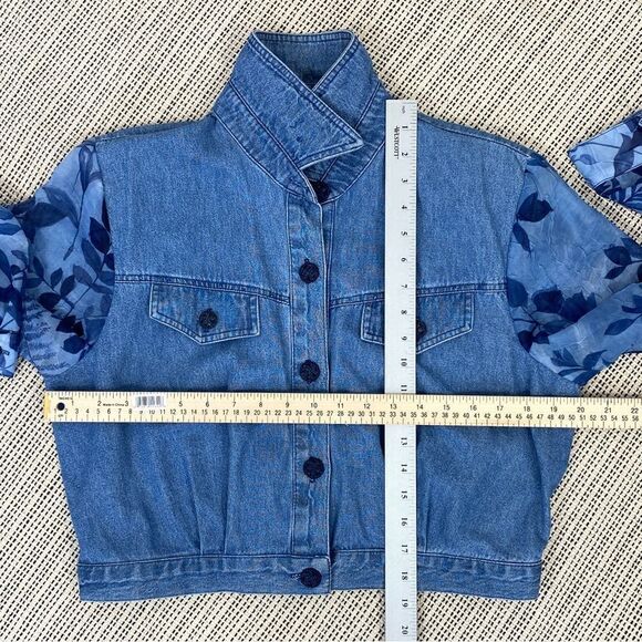 Nancy Bolen City Girl Embroidered Chambray Sheer Sleeve Crop Shacket Blue 10P - Picture 12 of 14